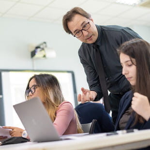 双语学校招聘 | 北京市顺义区诺德安达学校 - 04 Feature Cards Pattern