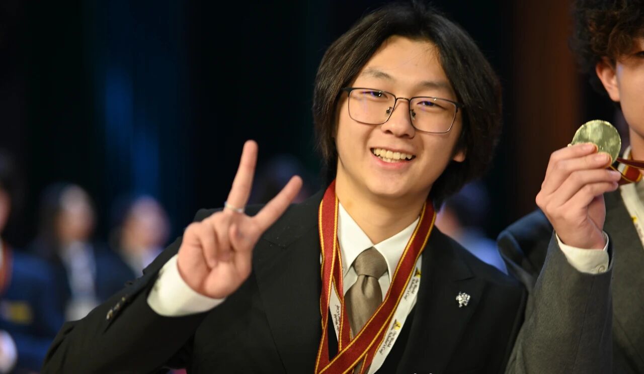 2025/2026学年招生简章 | 成就双语自信，逐梦世界舞台 - Recruitment Information