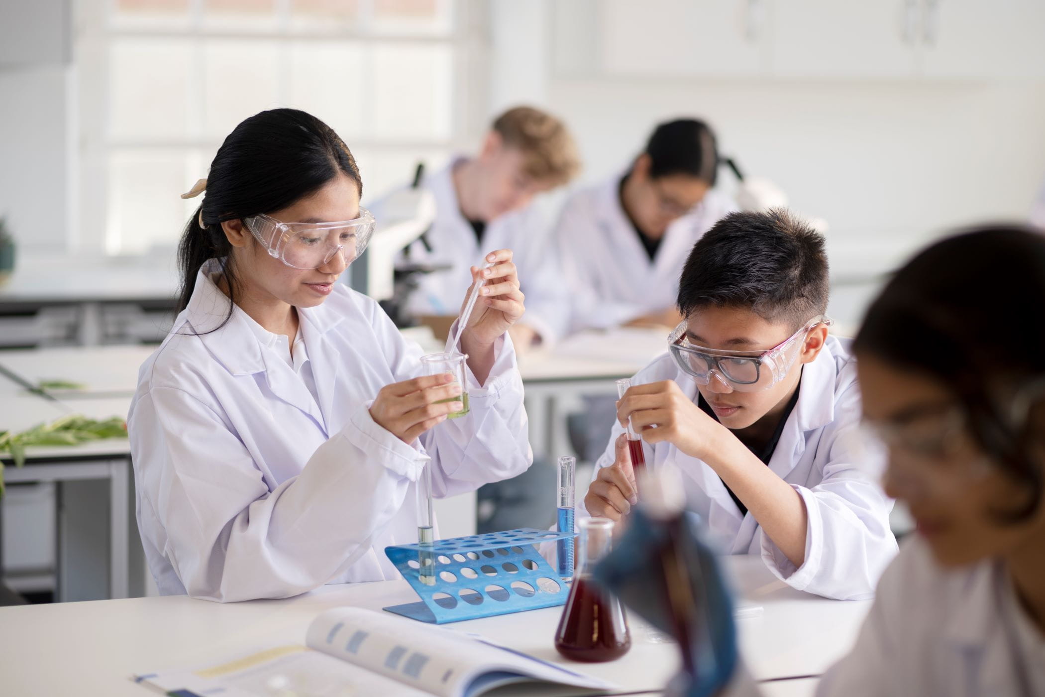 中学英语教育谈 | 语言育未来，自信展英才 - English Learning