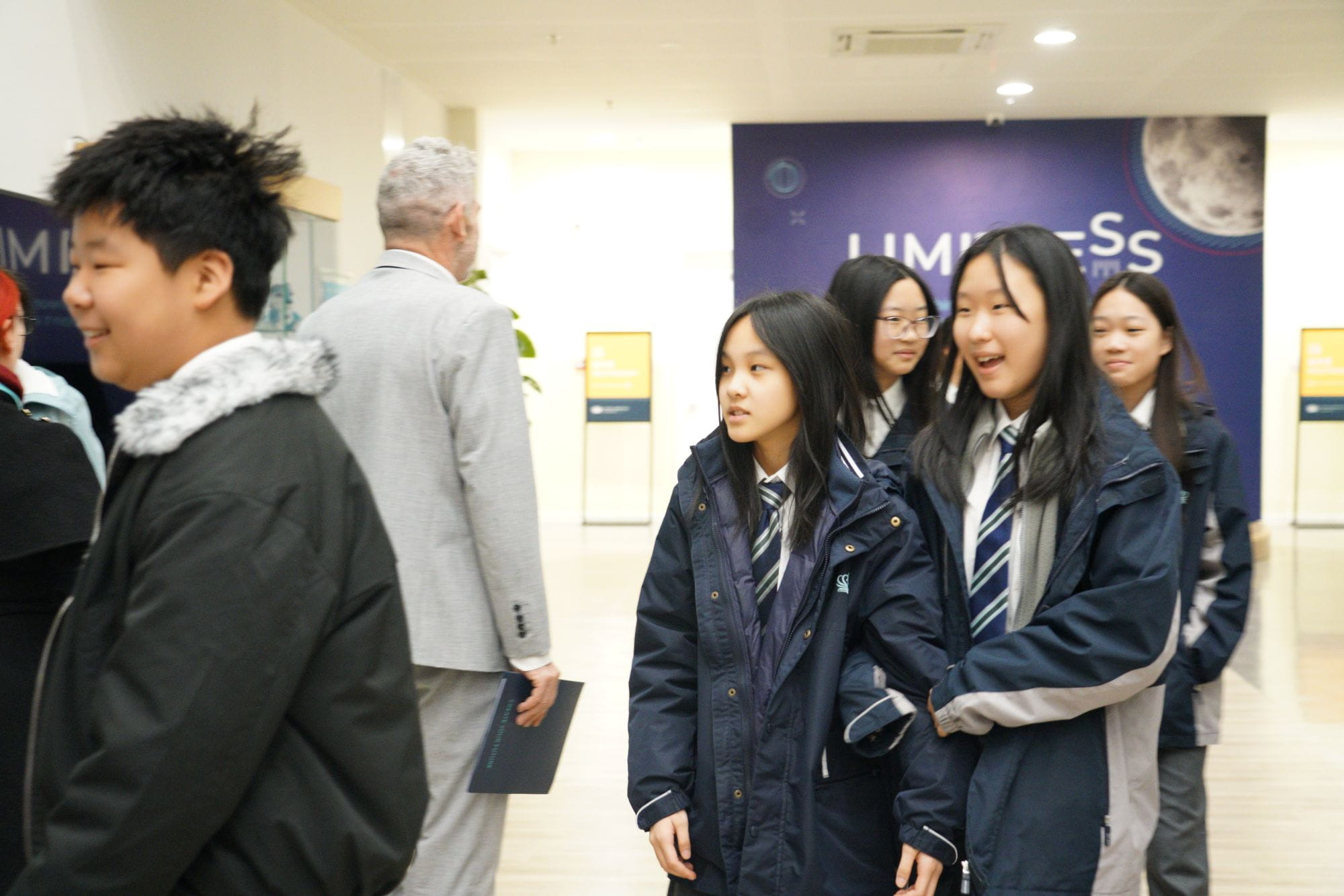 开学第一天，老师比孩子更紧张 - New School Semester